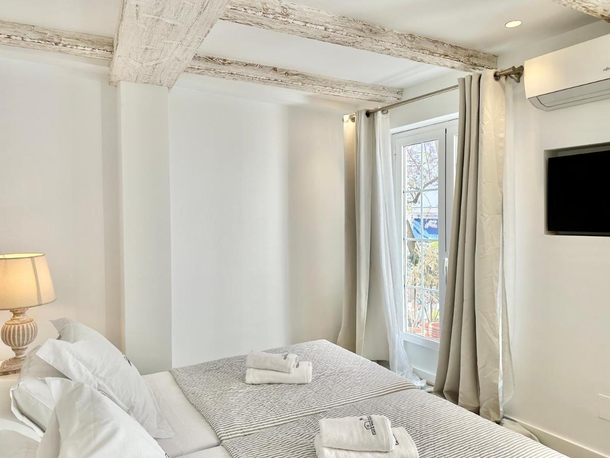 Old Town Modern Flat, 4 Minutes From Beach - Eaw Homes 마르베야 외부 사진