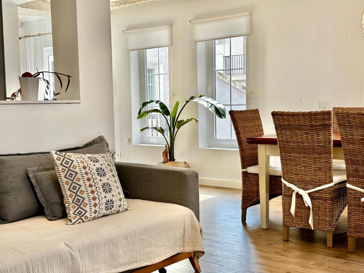 Old Town Modern Flat, 4 Minutes From Beach - Eaw Homes 마르베야 외부 사진