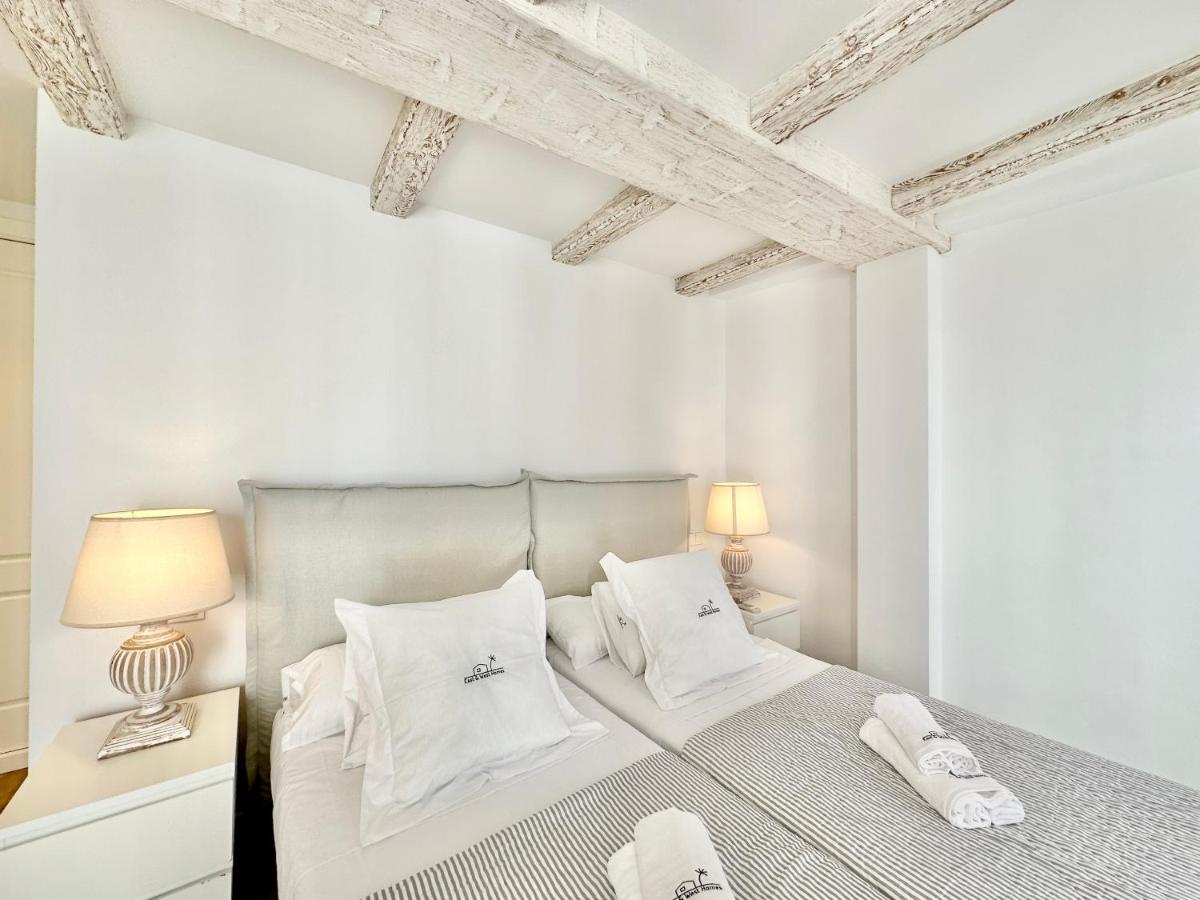 Old Town Modern Flat, 4 Minutes From Beach - Eaw Homes 마르베야 외부 사진